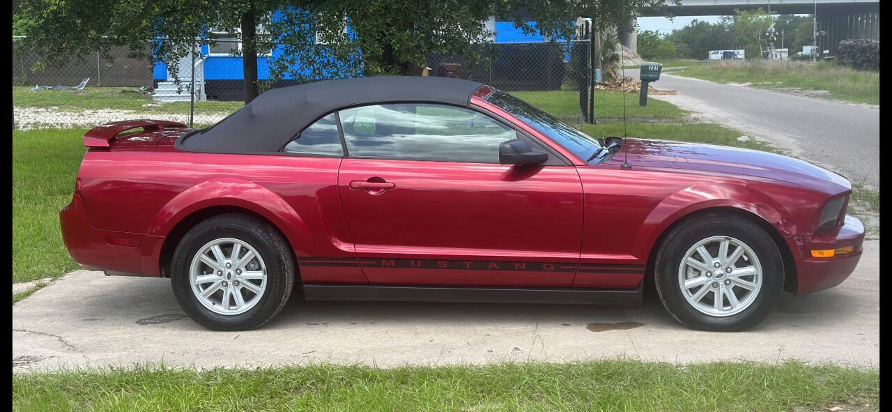 Used 2005 Ford Mustang Convertible RWD image 6