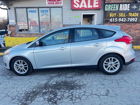 Used 2018 Ford Focus SE image 2