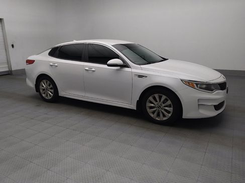 Used 2018 Kia Optima LX w/ 17" Alloy Wheels Package FWD image 11