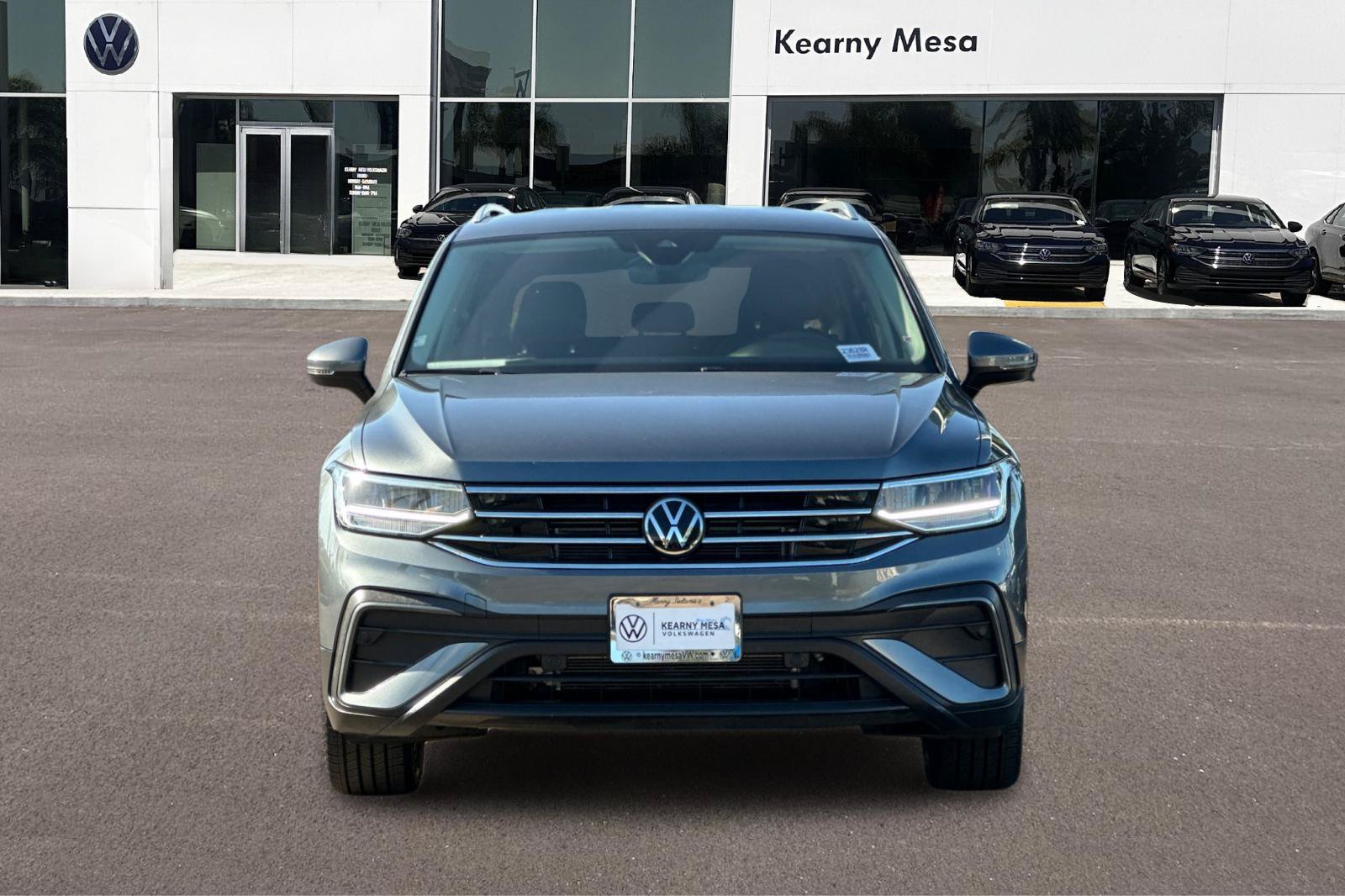 Used 2023 Volkswagen Tiguan SE FWD image 9