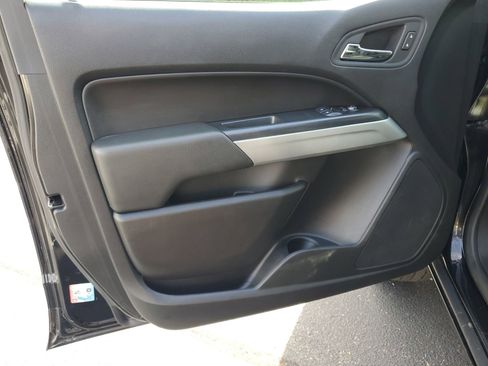Used 2022 Chevrolet Colorado LT w/ Fleet Safety Package RWD image 8