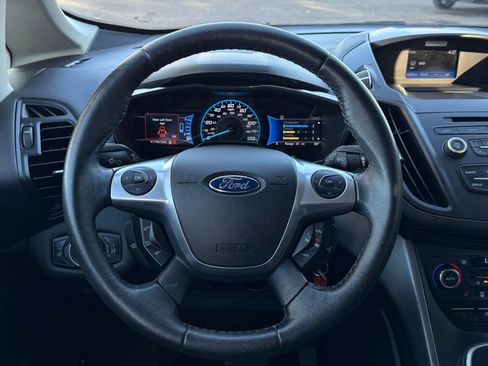 Used 2017 Ford C-MAX Energi SE w/ Equipment Group 402A FWD image 21