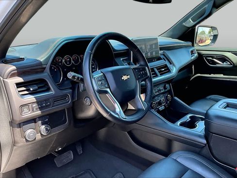 Used 2021 Chevrolet Tahoe LT w/ Luxury Package RWD image 18