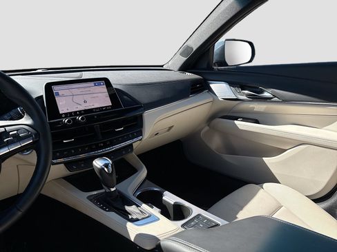 Used 2025 Cadillac CT4 Premium Luxury RWD image 25