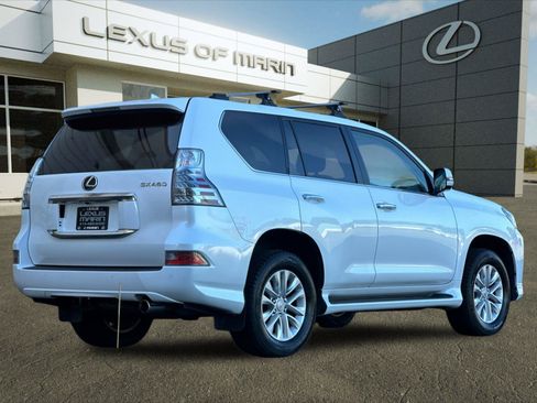 Used 2022 Lexus GX 460 Luxury w/ Off Road Package AWD/4WD image 8
