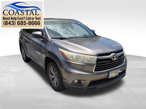 Used 2015 Toyota Highlander XLE AWD/4WD image 3