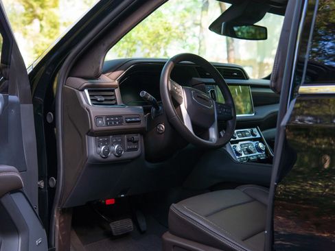 Used 2024 GMC Yukon Denali w/ Max Trailering Package image 29