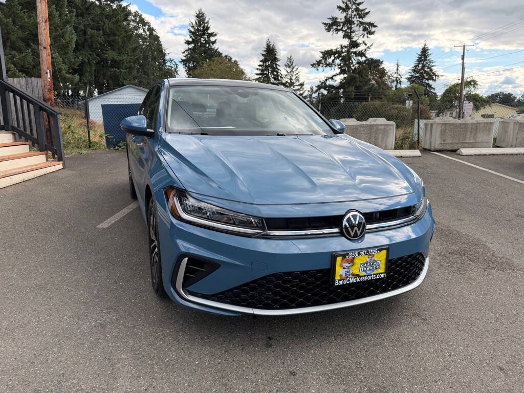 Used 2025 Volkswagen Jetta SE FWD image 20