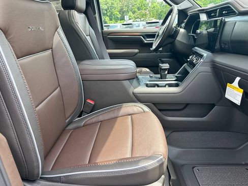 New 2026 GMC Sierra 1500 Denali w/ Denali Reserve Package AWD/4WD image 14
