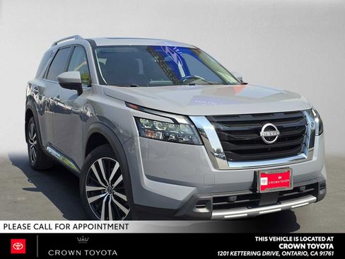 Used 2025 Nissan Pathfinder Platinum AWD/4WD image 1