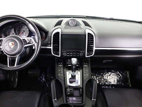 Used 2017 Porsche Cayenne AWD/4WD image 39