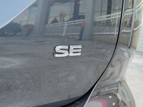 Used 2024 Mitsubishi Outlander SE image 7