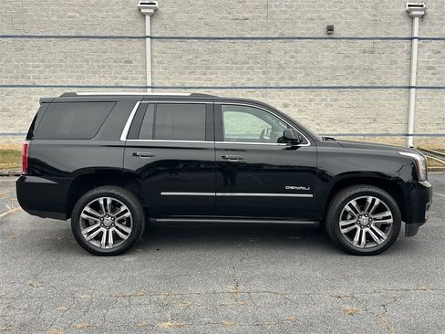 Used 2017 GMC Yukon Denali w/ Open Road Package image 8