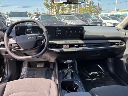 Used 2025 Kia K4 FWD image 37