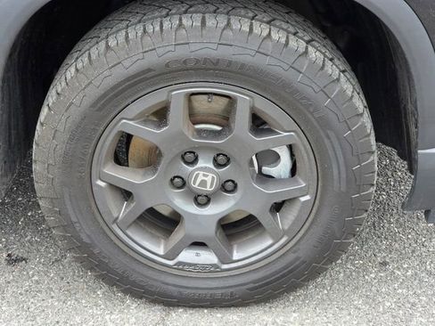 Certified 2025 Honda Pilot TrailSport image 9