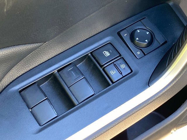 Used 2025 Toyota RAV4 LE AWD/4WD image 12