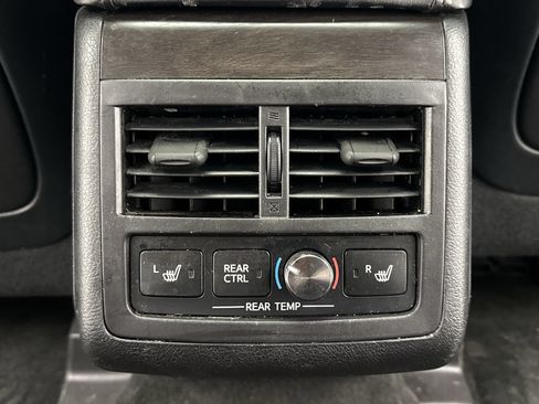 Used 2017 Toyota Avalon Limited w/ All Weather Liner Package FWD image 21