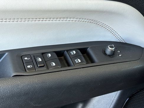 Used 2025 Jeep Compass Limited AWD/4WD image 14
