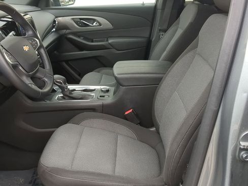 Used 2023 Chevrolet Traverse LT image 16