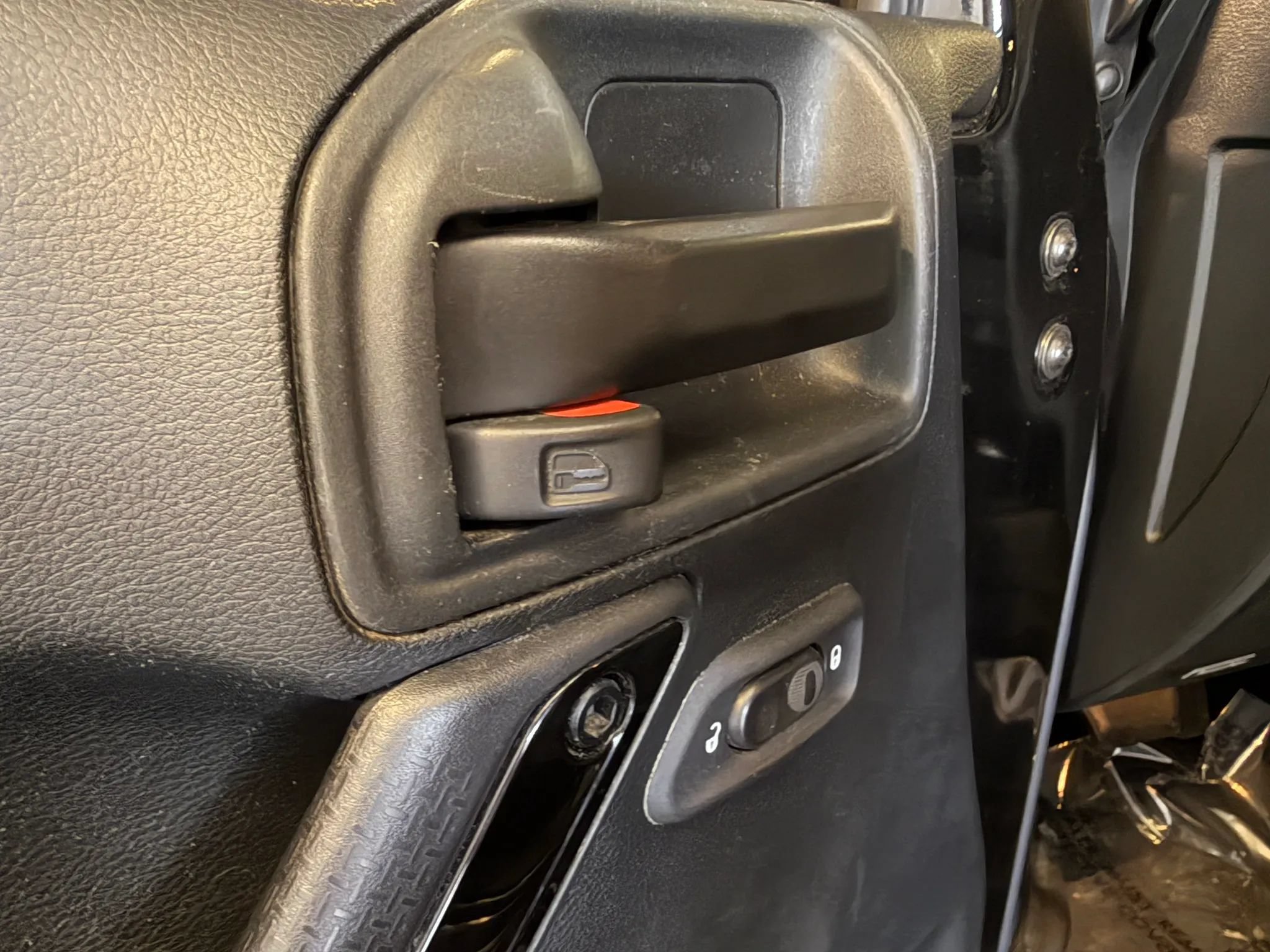 Used 2017 Jeep Wrangler Unlimited Sahara AWD/4WD image 9