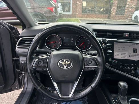 Used 2020 Toyota Camry XSE image 10