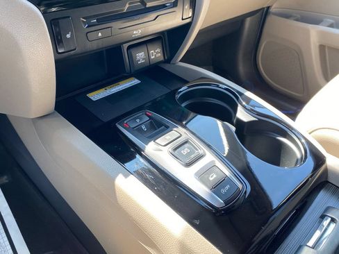 Used 2022 Honda Pilot Touring image 32