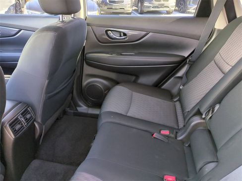 Used 2020 Nissan Rogue SV w/ Sun & Sound Touring Package image 31