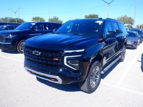 Used 2025 Chevrolet Suburban Z71 image 3