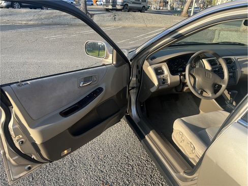 Used 2000 Honda Accord SE image 12