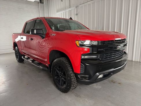 Used 2020 Chevrolet Silverado 1500 LT Trail Boss image 3