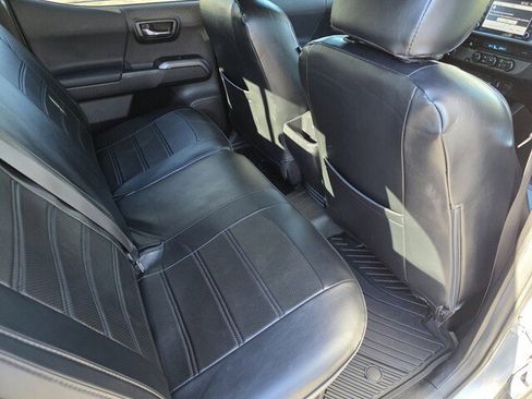 Used 2021 Toyota Tacoma TRD Sport image 29