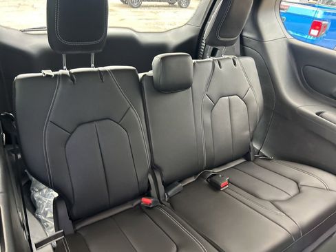 New 2026 Chrysler Pacifica Select FWD image 27