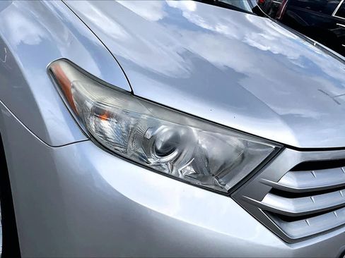 Used 2012 Toyota Highlander FWD image 25