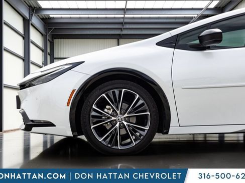Used 2024 Toyota Prius XLE FWD image 30