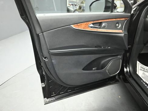 Used 2019 Lincoln Nautilus Reserve image 21