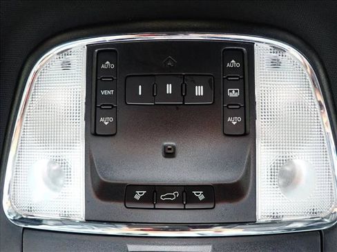 Used 2018 Jeep Grand Cherokee Limited w/ Luxury Group II AWD/4WD image 25
