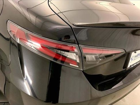 Used 2024 Alfa Romeo Giulia Quadrifoglio w/ Active Assist Plus Package image 27