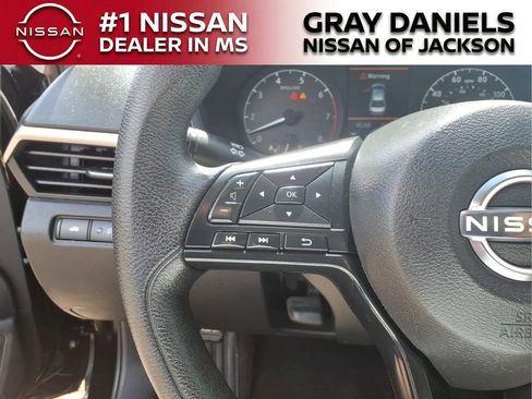 Used 2024 Nissan Altima 2.5 S FWD image 13