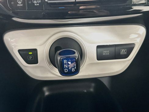 Used 2018 Toyota Prius Two w/ Prius Two Safety Plus Package FWD image 24