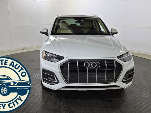 Used 2021 Audi Q5 2.0T Premium Plus w/ Premium Plus Package image 2