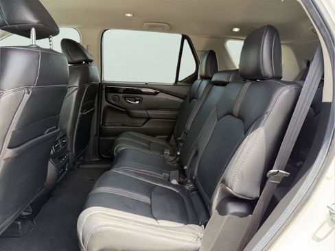 Used 2025 Honda Pilot EX-L image 18