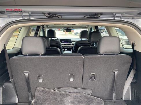 Used 2024 Kia Telluride EX w/ EX Captain's Chair Package FWD image 9