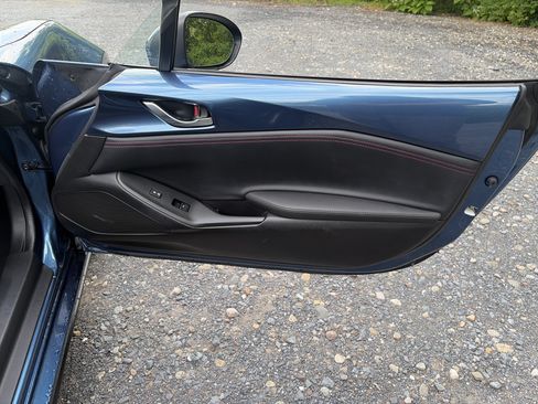 Used 2019 MAZDA MX-5 Miata RF Grand Touring RWD image 21