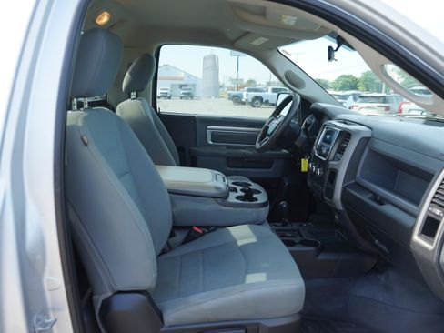 Used 2017 RAM 2500 Tradesman w/ Chrome Appearance Group AWD/4WD image 18