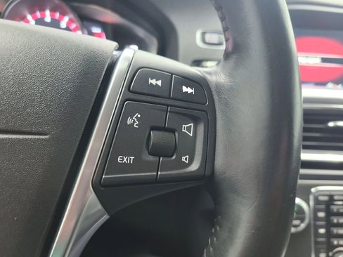 Used 2016 Volvo V60 T5 Cross Country Platinum w/ Climate Package image 32