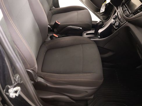 Used 2019 Chevrolet Trax LS AWD/4WD image 12