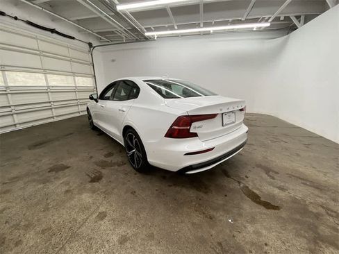 Used 2024 Volvo S60 B5 Plus image 4