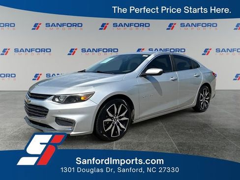 Used 2017 Chevrolet Malibu LT w/ Driver Confidence Package FWD image 1