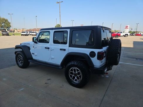 Used 2024 Jeep Wrangler Unlimited Rubicon w/ Convenience Group image 5