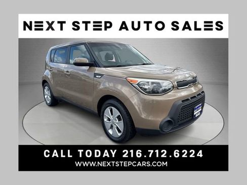 Used 2014 Kia Soul FWD image 1